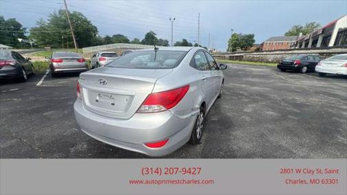 2012 Hyundai Accent SE