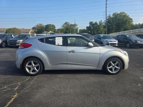2013 Hyundai Veloster Base