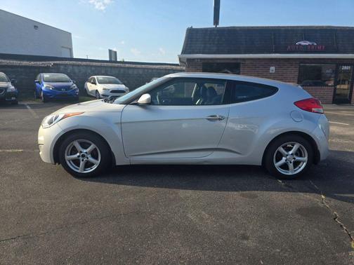 2013 Hyundai Veloster Base