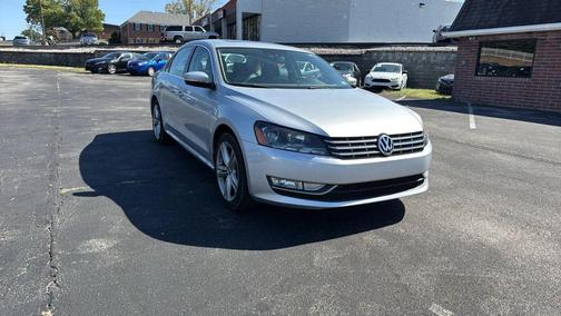 2015 Volkswagen Passat 1.8T Auto SEL Premium