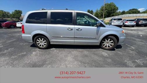 2011 Chrysler Town & Country Touring-L