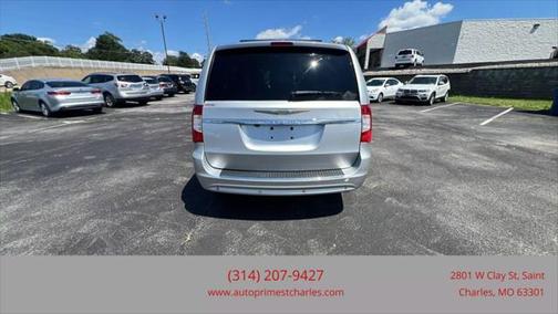 2011 Chrysler Town & Country Touring-L