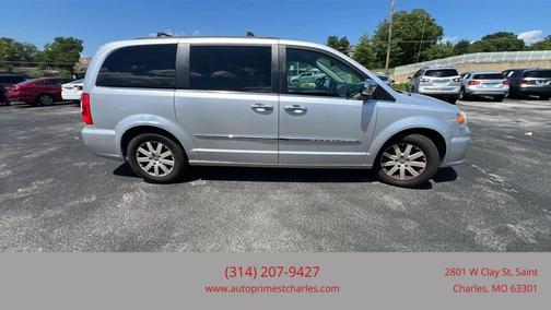 2011 Chrysler Town & Country Touring-L