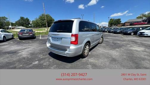 2011 Chrysler Town & Country Touring-L