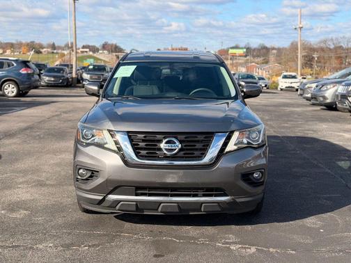 2017 Nissan Pathfinder SV