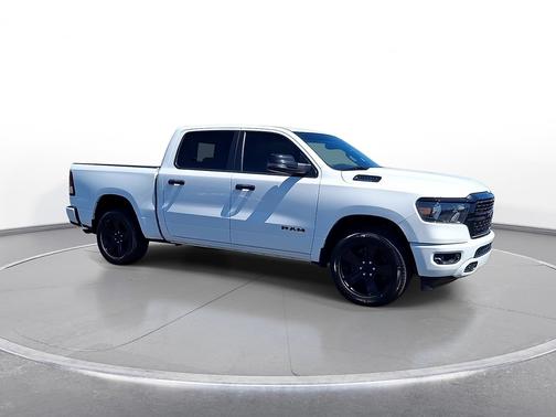 Bright White Clearcoat 2023 RAM 1500 Big Horn 4x4 Crew Cab 5'7" Box