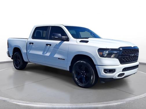 Bright White Clearcoat 2023 RAM 1500 Big Horn 4x4 Crew Cab 5'7" Box