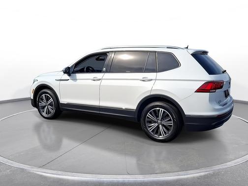Pure White 2024 Volkswagen Tiguan 2.0T Wolfsburg Edition 4MOTION