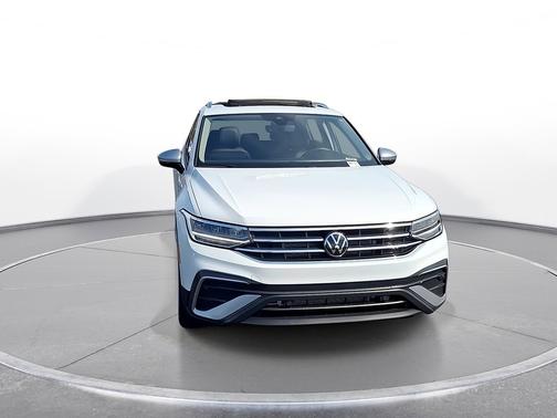 Pure White 2024 Volkswagen Tiguan 2.0T Wolfsburg Edition 4MOTION