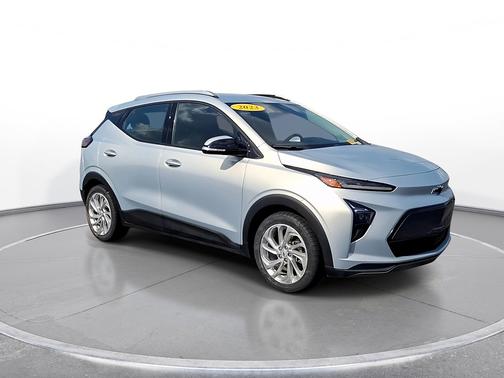 Silver Flare Metallic 2023 Chevrolet Bolt EUV FWD 4dr LT
