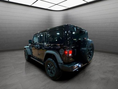 Black Clearcoat 2022 Jeep Wrangler Unlimited Willys 4x4