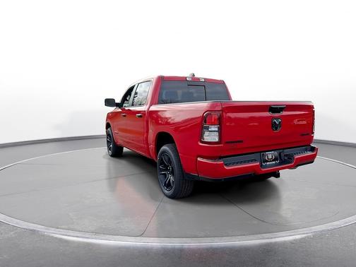 Flame Red Clearcoat 2023 RAM 1500 Big Horn 4x4 Crew Cab 5'7" Box
