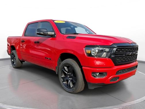 Flame Red Clearcoat 2023 RAM 1500 Big Horn 4x4 Crew Cab 5'7" Box