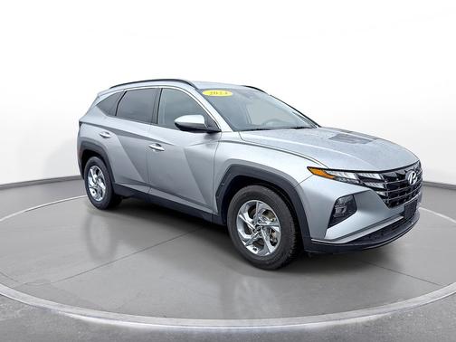 Shimmering Silver 2024 Hyundai TUCSON SEL FWD *Ltd Avail*