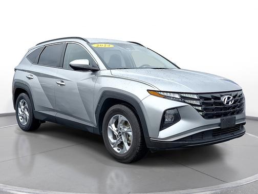 Shimmering Silver 2024 Hyundai TUCSON SEL FWD *Ltd Avail*
