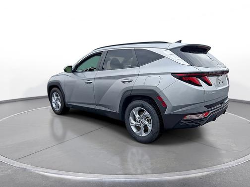 Shimmering Silver 2024 Hyundai TUCSON SEL FWD *Ltd Avail*