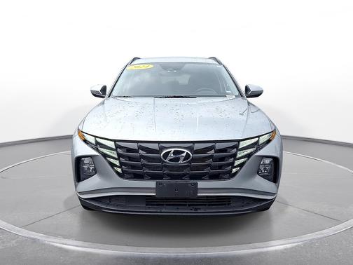 Shimmering Silver 2024 Hyundai TUCSON SEL FWD *Ltd Avail*