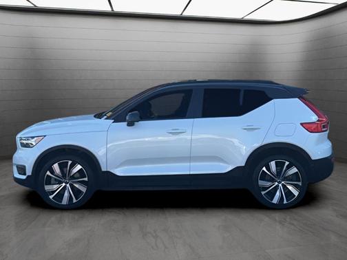 2021 Volvo XC40 Recharge Pure Electric P8