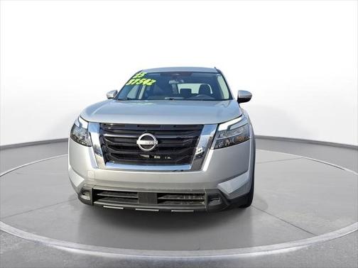 Brilliant Silver Metallic 2025 Nissan Pathfinder SV 4WD