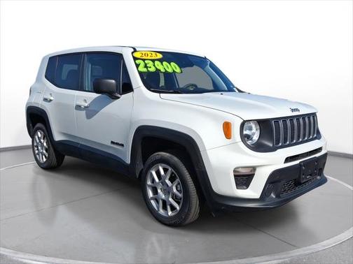 Alpine White Clearcoat 2023 Jeep Renegade Latitude 4x4