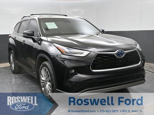 2023 Toyota Highlander Hybrid Platinum