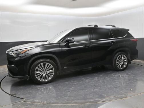 2023 Toyota Highlander Hybrid Platinum