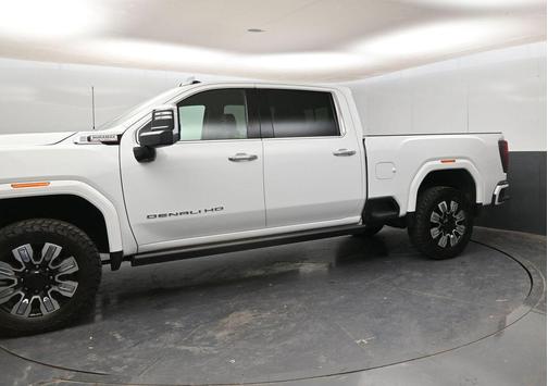 Summit White 2024 GMC Sierra 2500 Denali