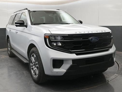 Space Silver Metallic 2026 Ford Expedition Active