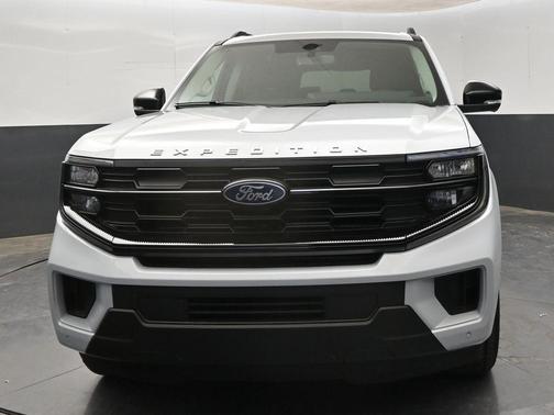 Space Silver Metallic 2026 Ford Expedition Active