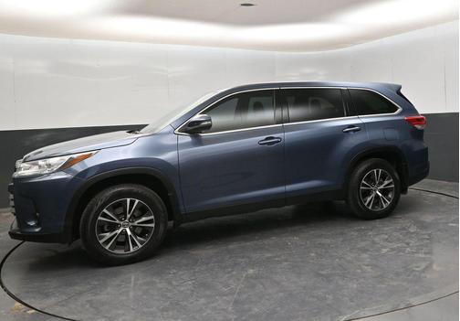 Shoreline Blue Pearl 2019 Toyota Highlander LE