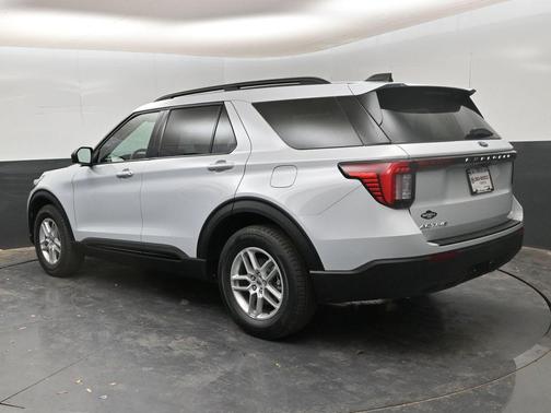 Space White Metallic 2026 Ford Explorer Active