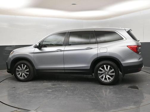 Lunar Silver Metallic 2021 Honda Pilot 2WD EX