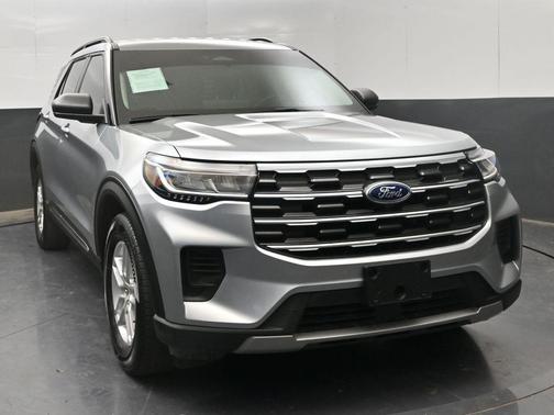 Iconic Silver Metallic 2025 Ford Explorer Active