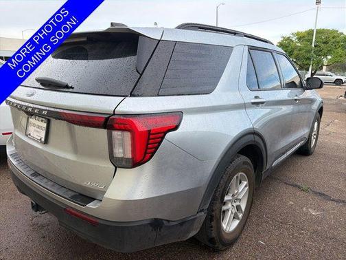 Iconic Silver Metallic 2025 Ford Explorer Active