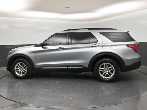 Iconic Silver Metallic 2025 Ford Explorer Active