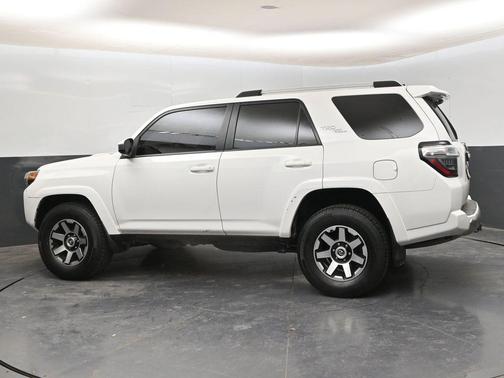 Super White 2018 Toyota 4Runner TRD Off Road