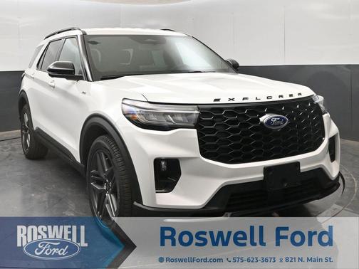 Star White Metallic Tri-Coat 2026 Ford Explorer ST-Line