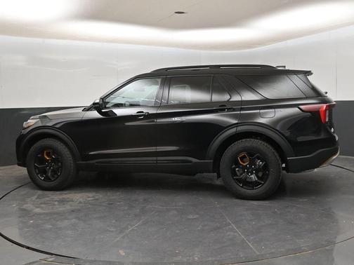 Agate Black Metallic 2026 Ford Explorer Tremor