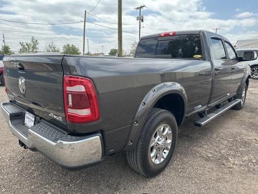 2022 RAM 3500 Laramie Crew Cab 4x4 8' Box