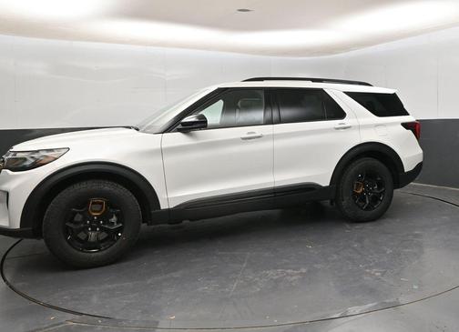 Star White Metallic Tri-Coat 2026 Ford Explorer Tremor