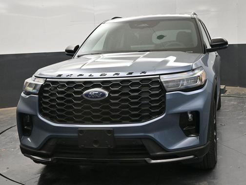 Vapor Blue Metallic 2026 Ford Explorer ST-Line