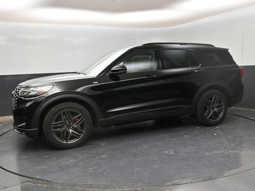 Agate Black Metallic 2026 Ford Explorer ST-Line