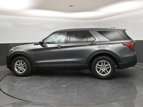 Carbonized Gray Metallic 2026 Ford Explorer Active