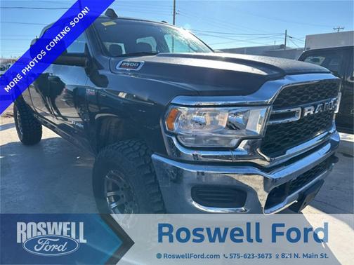 2022 RAM 2500 Tradesman Crew Cab 4x4 6'4' Box