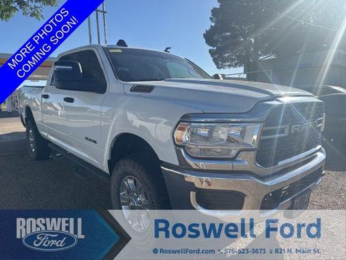 Bright White Clearcoat 2023 RAM 2500 Big Horn Crew Cab 4x4 6'4' Box