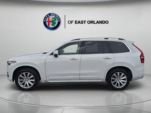 White 2017 Volvo XC90 T6 Momentum
