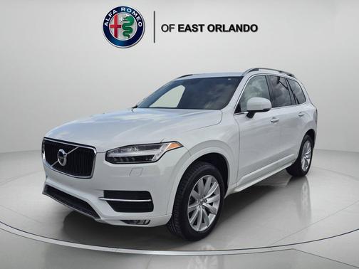 White 2017 Volvo XC90 T6 Momentum