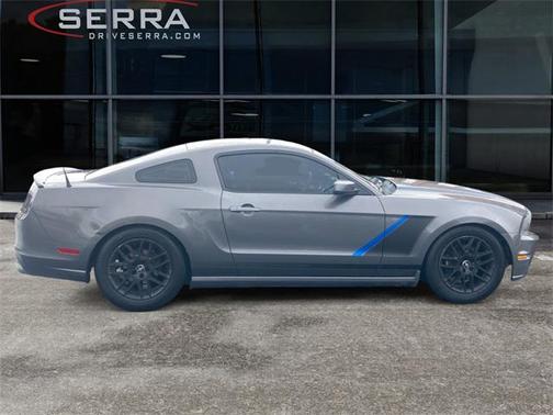 2014 Ford Mustang V6 Premium