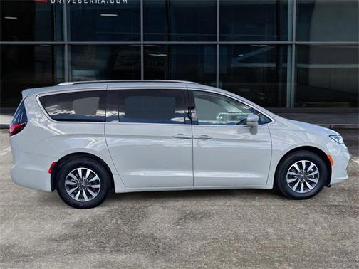 2021 Chrysler Pacifica Hybrid Touring L