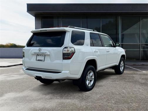 2022 Toyota 4Runner SR5